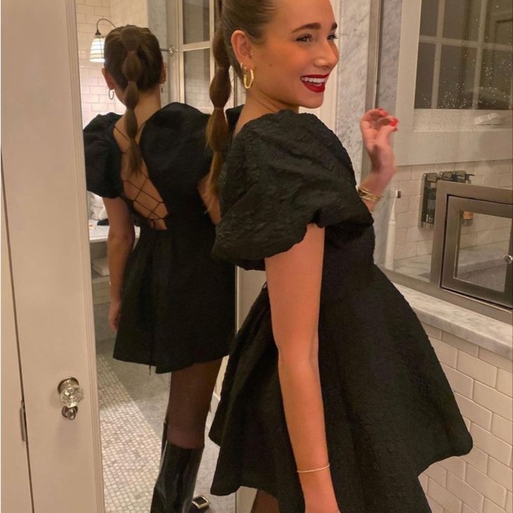 Elegant Black Puff Sleeve Dress